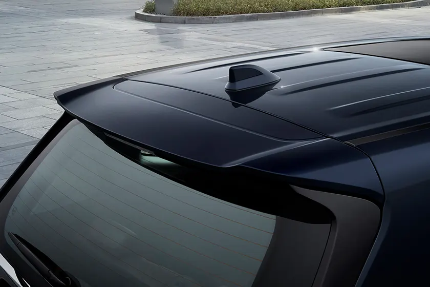 Toyota Innova Hycross exterior img05