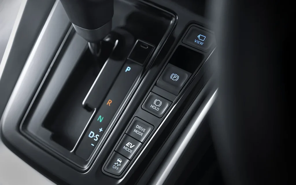 Toyota Innova Hycross toyota innova hycross